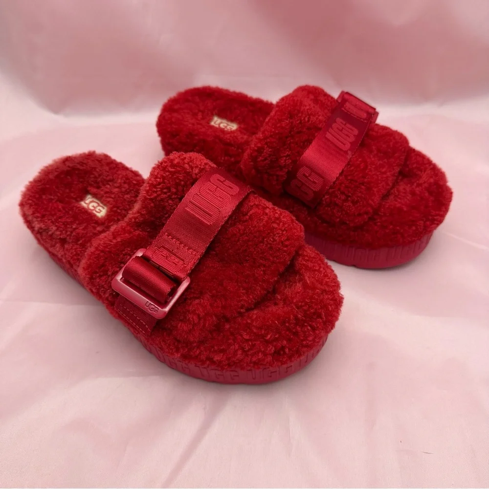 Red Fluffy Sheepskin Platform Slide Slippers Shoes Fluff Yeah Size 5 UGG 💕 - Picture 2 of 9